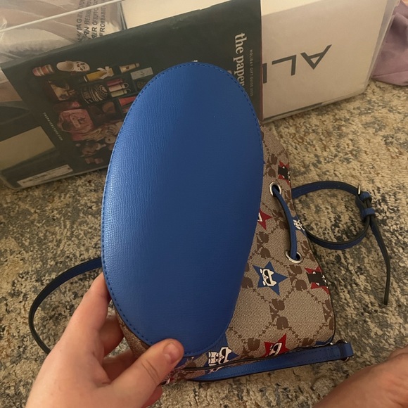 Karl Lagerfeld Paris, EUC
Bucket bag - Picture 6 of 6